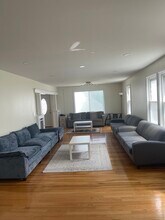 48 Carroll St, Unit Watertown house in Watertown, MA - Foto de edificio - Building Photo