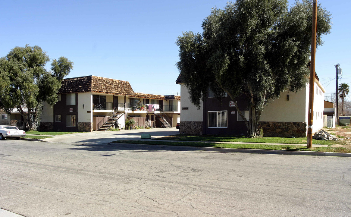 38478-38506 4th St E in Palmdale, CA - Building Photo