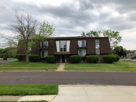 1101 Cambridge Dr, Unit B