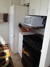 444 Nahua St in Honolulu, HI - Building Photo - Building Photo