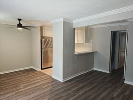 Dream Montrose in Houston, TX - Building Photo