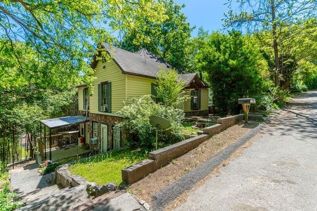 518 E Manning St in Chattanooga, TN - Foto de edificio - Building Photo