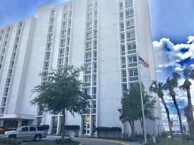 1400 Le Baron Ave in Jacksonville, FL - Building Photo