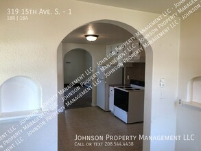 319 15th Ave S in Nampa, ID - Foto de edificio - Building Photo