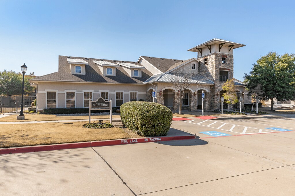 Landings at Bluff Ridge Apartments in Dallas, TX