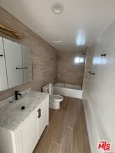 2533 Mary St in Montrose, CA - Building Photo - Building Photo