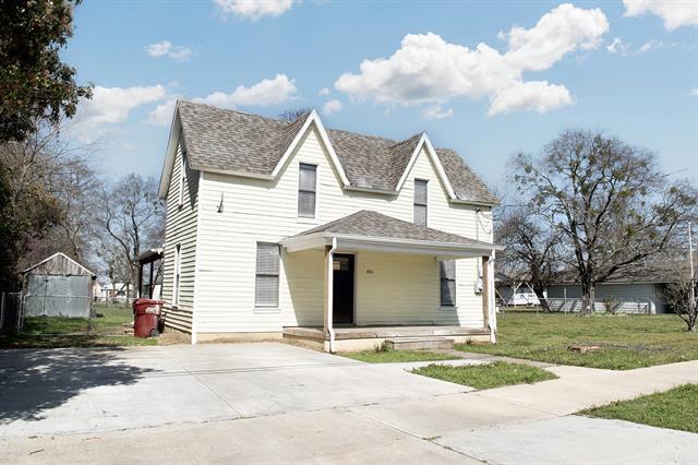 406 E Grand Ave in Whitewright, TX - Building Photo - Building Photo