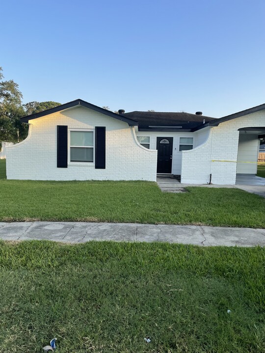 2732 Jeanne St in Marrero, LA - Building Photo