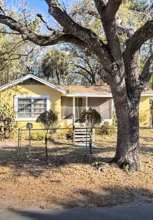 1739 W Spruce St in Tampa, FL - Building Photo