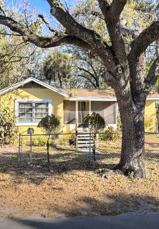 property at 1739 W Spruce St