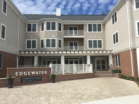 Edgewater at Queset Commons Apartments