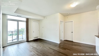 3560 St Clair Av E in Toronto, ON - Building Photo