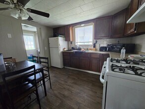 3016 Robert St in Bloomington, IL - Building Photo - Building Photo