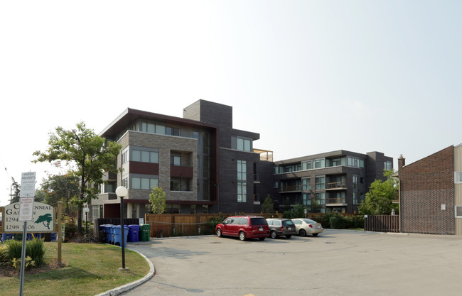 Mod'rn Condominium in Burlington, ON - Building Photo - Primary Photo