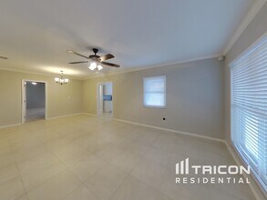 1933 Ridgewood Dr in Clearwater, FL - Foto de edificio - Building Photo
