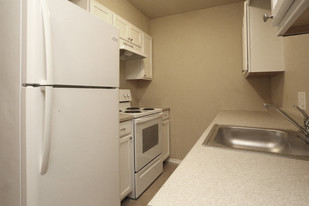 Lane Stone Apartments in Lawton, OK - Building Photo
