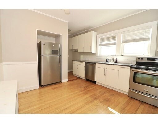 281 Alewife Brook Pkwy in Somerville, MA - Building Photo