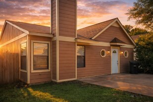 4001 Colonial Sun Dr in San Antonio, TX - Building Photo