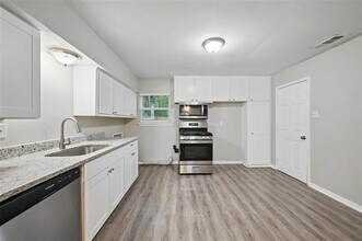 1201 Park Dr in Denison, TX - Foto de edificio - Building Photo