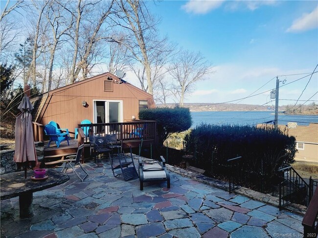 4 -8 E Lake Rd in Danbury, CT - Building Photo - Building Photo