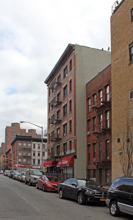 124 E 107th St in New York, NY - Building Photo