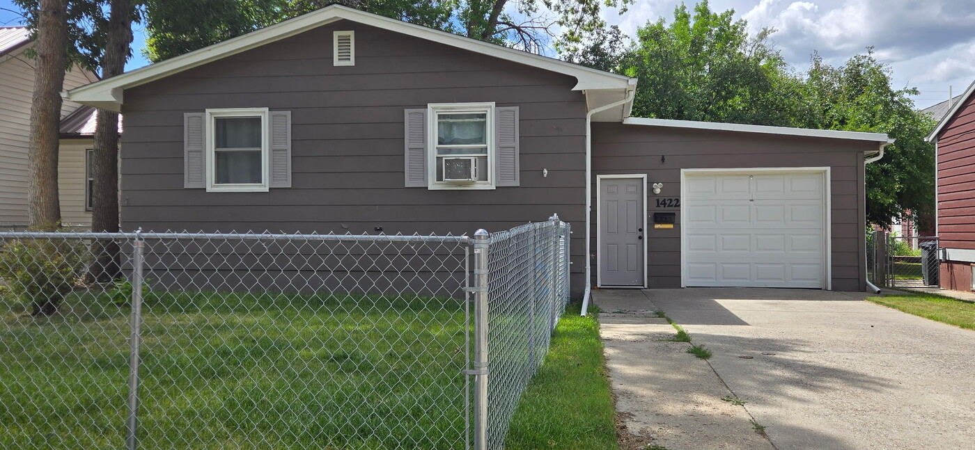 1422 5th Ave S in Great Falls, MT - Building Photo