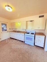 2831 E Adams St in Tucson, AZ - Building Photo - Building Photo