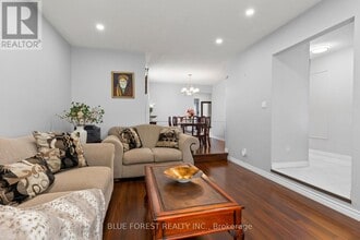 7 Fairchild Crescent in London, ON - Building Photo - Building Photo