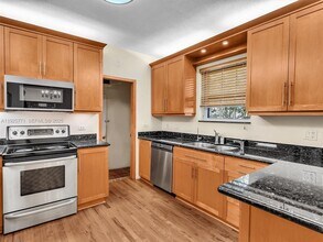 2443 N Meridian Ave in Miami Beach, FL - Foto de edificio - Building Photo