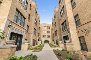 7620 N Eastlake Ter, Unit 3e Apartments