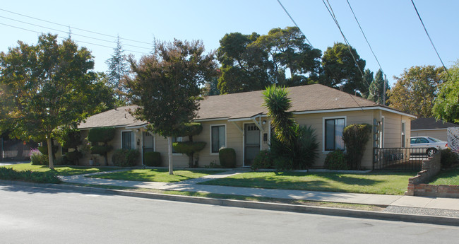 205 N Bayview Ave in Sunnyvale, CA - Building Photo - Building Photo