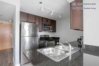 210 N Wells St in Chicago, IL - Building Photo - Building Photo