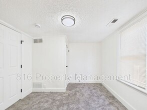 1827 E 82nd St in Kansas City, MO - Building Photo - Building Photo