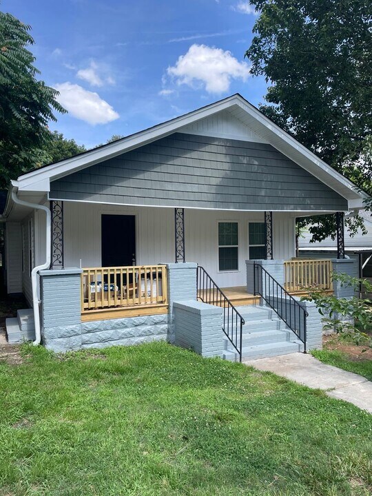 2805 Stockton St in Winston-Salem, NC - Building Photo