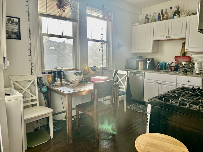 88 Hampshire St, Unit 3 in Cambridge, MA - Foto de edificio - Building Photo