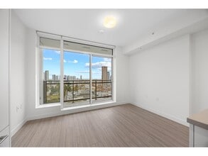 13675-1107A 107A Ave in Surrey, BC - Building Photo - Building Photo