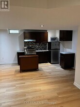 16 Wellspring Ave in Richmond Hill, ON - Building Photo - Building Photo