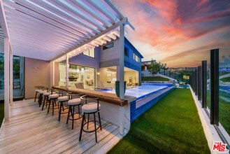 20422 Birmingham Way in Los Angeles, CA - Building Photo - Building Photo