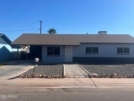 4657 S 17th Way in Phoenix, AZ - Building Photo