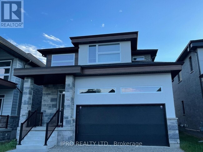 property at 516 Doonwoods Cres