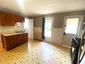 1140 Vestal Ave in Binghamton, NY - Building Photo - Building Photo