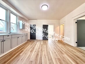 2903 Queen St in Fort Wayne, IN - Building Photo - Building Photo