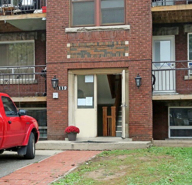 Delaware Apartments in Hamilton, ON - Building Photo - Building Photo