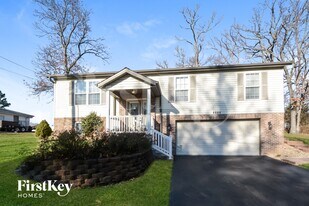 1203 Del Haven Dr in Fenton, MO - Building Photo