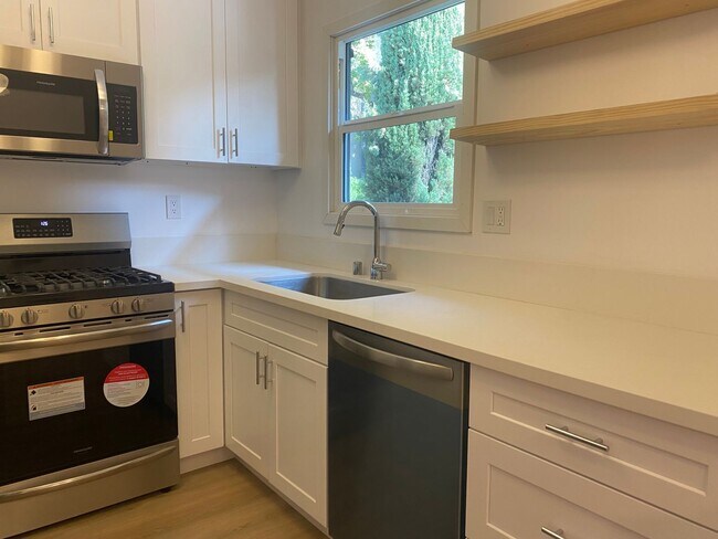 438 Arden Ave-Unit -APT B in Glendale, CA - Building Photo - Building Photo