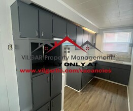 1114 Pine St-Unit -Lower Apt-Unit 1 in Michigan City, IN - Building Photo - Building Photo