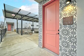 2709 E 5th St. in Austin, TX - Building Photo - Building Photo
