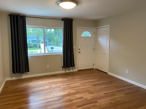 793 Robertson Dr in Brighton, MI - Foto de edificio - Building Photo