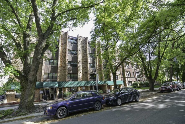 property at 663 W Wrightwood