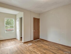 5611 Hallows Ave in East St. Louis, IL - Building Photo - Building Photo
